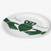 Irish Claddagh Ring Simple Graphic Green Wedding Pappteller (Schrägansicht)