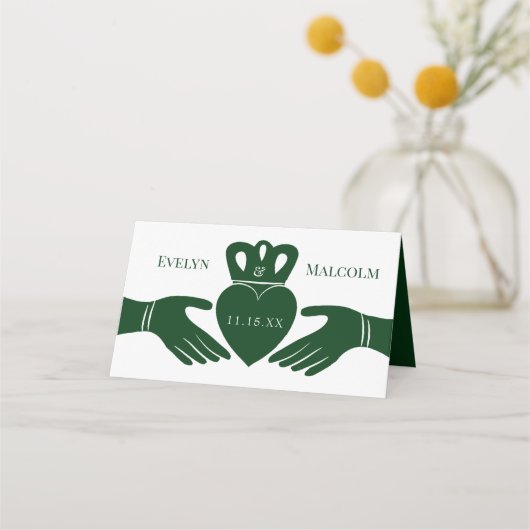 Irish Claddagh Ring Simple Graphic Green Wedding Platzkarte (Rückseite)