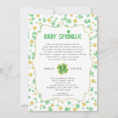 Irish Clovers Baby Sprinkle, neutrales grünes Gold Einladung (Vorderseite)