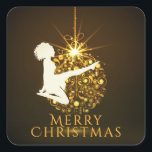 Irish Dance Soft Shoe Golden Christmas Quadratischer Aufkleber<br><div class="desc">Dieses irische Tanz Frohe Weihnachtsaufkleber-Design bietet eine Silhouette Irish Dancer tanzende Soft-Schuh mit einem goldenen Urlaubssornament. -</div>