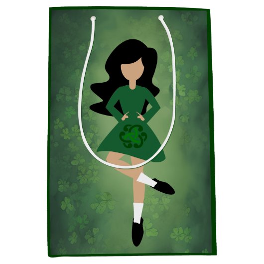 Irish Dancer mit schwarzem Haar | Green Clovers Da Mittlere Geschenktüte (Vorderseite)