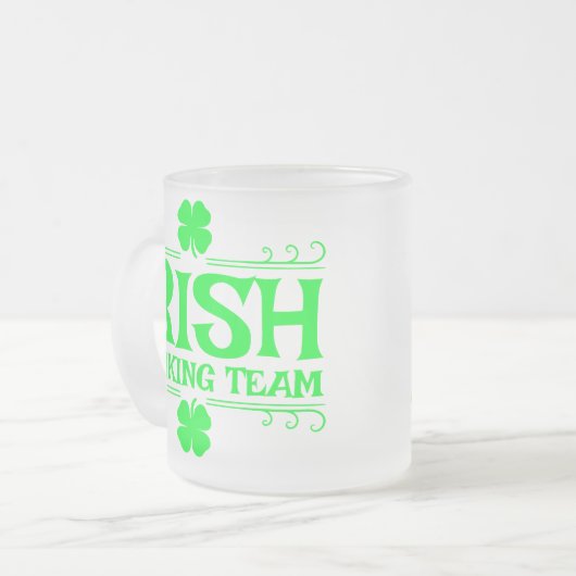 Irish Drink Team Green Kleeblatt Mattglastasse (Vorderseite Links)