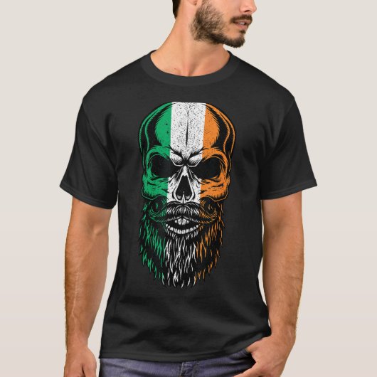 Irish Flag Bearded Skull Head Saint Patrick's Day T-Shirt (Vorderseite)