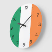 Irish Flag Black Numbers wccn Große Wanduhr (Winkel)