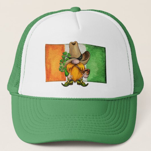 Irish Flag Cowboy Gnome Lucky Truckerkappe (Vorderseite)