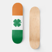 Irish Flag Patriotic Ireland Flag Vierblättriges K Skateboard (Vorderseite)