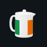 Irish Flag Teapot<br><div class="desc">Fügen Sie Ihrer Teezeit eine Touch irischen Charmes hinzu, mit unserem exklusiven Teekessel mit der Flagge Irlands! Dieser Teekessel mit viel Liebe zum Detail ist mehr als nur ein funktioneller Gegenstand, er ist ein Feier des reichen irischen Kulturerbes und kulturellen Stolzes. Das lebendige Design zeigt die ikonische irische Flagge und...</div>