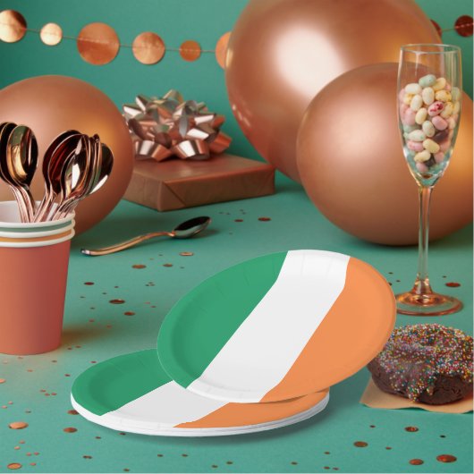 Irish Flag Tricolor Saint Patrick's Day Party Pappteller (Multi)