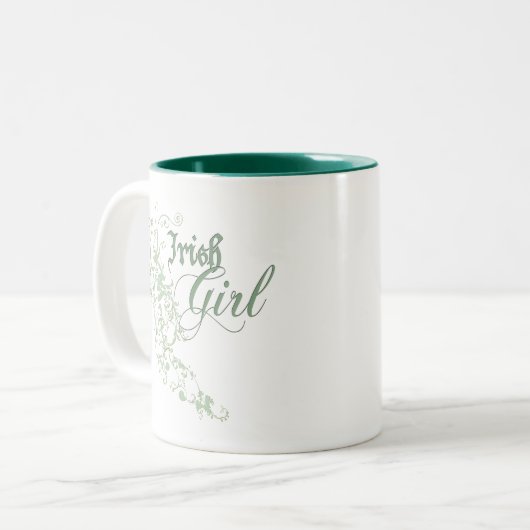 Irish Girl Zweifarbige Tasse (Vorderseite Links)