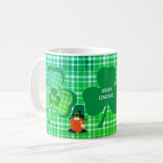Irish Gnome Monogram Kleeblatt St Patricks Kaffeetasse (Vorderseite Links)