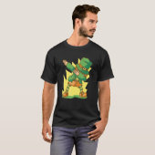 Irish Goblin Dabbing Figurine Irland 1 T-Shirt (Vorne ganz)