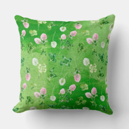 IRISH GREEN SHAMROCKS AND TINY PINK FLOWERS KISSEN