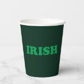 Irish Green Typografie moderne Saint Patrick's Day Pappbecher (Rückseite)