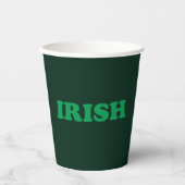 Irish Green Typografie moderne Saint Patrick's Day Pappbecher (Vorderseite)