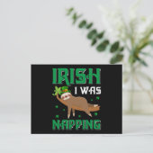 Irish I Napping Sloth St Patricks Day Postkarte (Stehend Vorderseite)