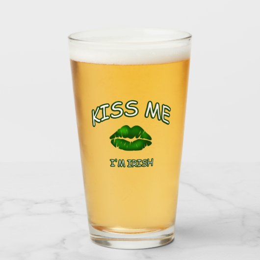 Irish Kiss Me Glas (Vorne (Gefüllt))