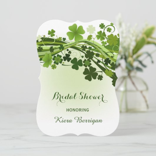 Irish Kleeblatt Brautparty Einladung (Stehend Vorderseite)