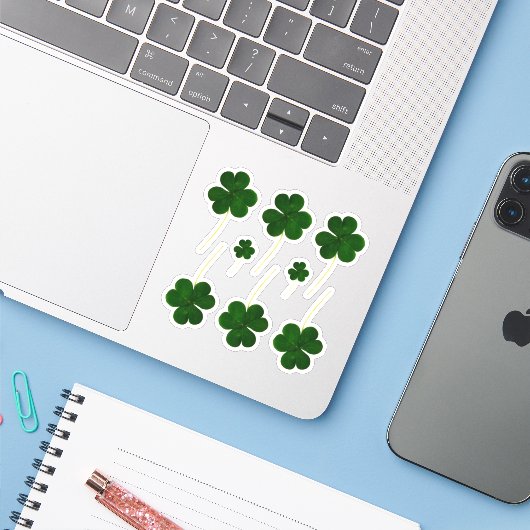 Irish Kleeblatt Green Clovers St. Patrick's Day Aufkleber (Laptop mit iPhone)