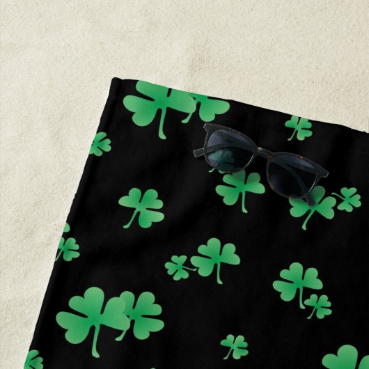 Irish Kleeblatt Pattern Personalisiert Strandtuch (Beispiel)