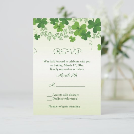 Irish Kleeblatt Wedding Reply Einladung (Stehend Vorderseite)