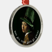 Irish Lass with a Pearring Ornament Aus Metall (Rechts)