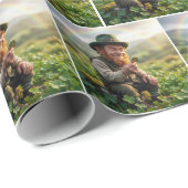Irish Leprechaun Admiring a Gold Coin Geschenkpapier (Rolleneckpunkt)