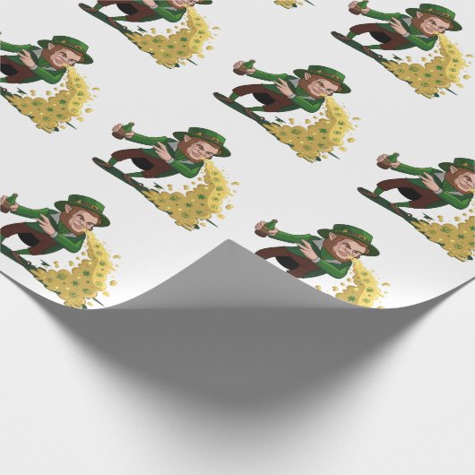 Irish Leprechaun Tossing Lucky Cookies Funny Geschenkpapier (Ecke)