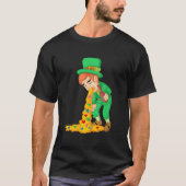 Irish Leprechaun Tossing Lucky Cookies T-Shirt (Vorderseite)
