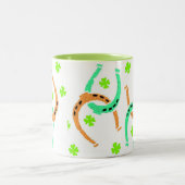Irish Luck Zweifarbige Tasse (Mittel)