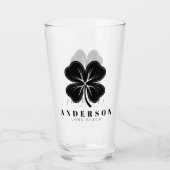 Irish Lucky Four Black Leaf Klee mit Name Pint Glas (Vorderseite)