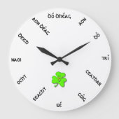 Irish Numbers wccn Große Wanduhr (Vorderseite)