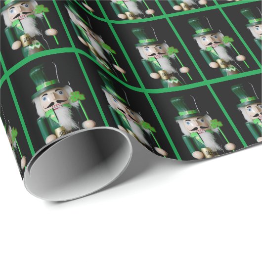 Irish Nutcracker Pattern Geschenkpapier (Rolleneckpunkt)
