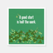 Irish Proverb on Green mit Kleeblättern Serviette (Vorderseite)