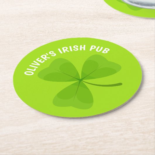Irish Pub Green Kleeblatt Runder Pappuntersetzer (Angewinkelt)
