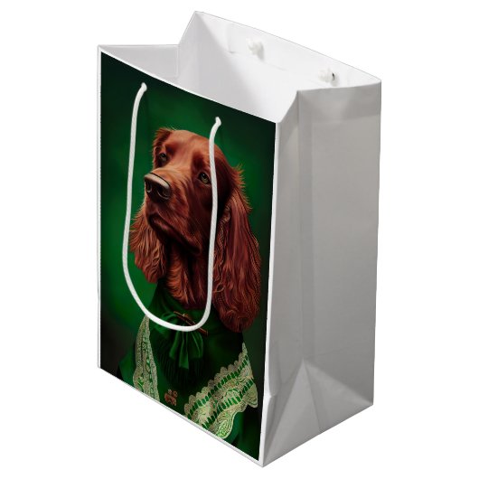 Irish Red Setter Dog in St. Patrick's Day Dress Mittlere Geschenktüte (Vorderseite Schrägansicht)