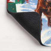Irish Red Setter Running Snow mit Weihnachtshut Mousepad (Ecke)