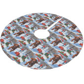 Irish Red Setter Running Snow mit Weihnachtshut Polyester Weihnachtsbaumdecke (Schrägansicht)