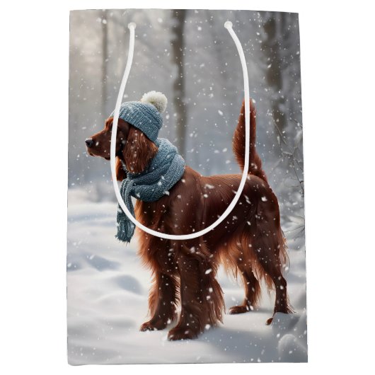 Irish Setter in Snowy Forest Mittlere Geschenktüte (Vorderseite)