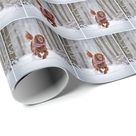 Irish Setter läuft im Schnee Geschenkpapier (Rolleneckpunkt)