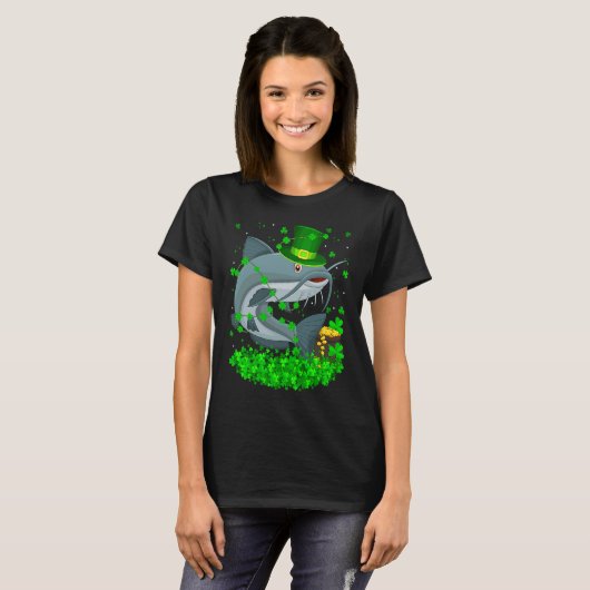 Irish Shamrock Leprechaun Catfish St Patrick's Day T-Shirt (Vorne ganz)