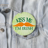 Irish-Stache Button (Beispiel)