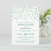 Irish Theme Wedding Kleeblatt Confetti auf Weiß Einladung (Stehend Vorderseite)