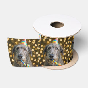 Irish Wolfhound-Hund zum Geburtstag mit Partyhut Satinband