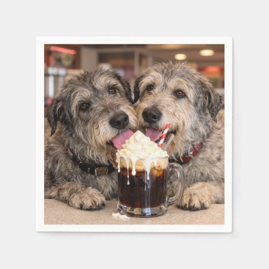 Irish Wolfhound Hunde genießen ein Root Beer Float Serviette (Vorderseite)