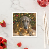 Irish Wolfhound verheddert in Weihnachtsbeleuchtun Serviette (Beispiel)