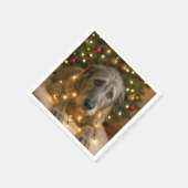 Irish Wolfhound verheddert in Weihnachtsbeleuchtun Serviette (Ecke)