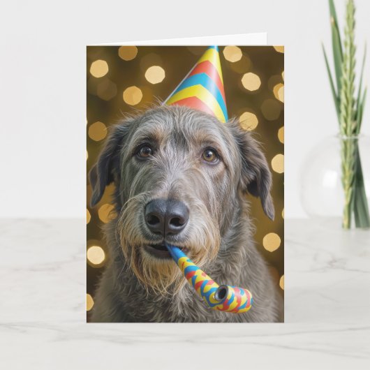 Irish Wolfhound zum Geburtstag mit Partyhut Karte (Vorderseite)