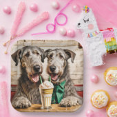 Irish Wolfhounds mit Eiscreme-Soda Pappteller (Party)