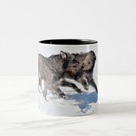 Irish Wolfhounds rennen in Snow Zweifarbige Tasse