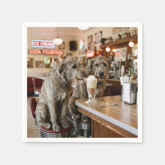 Irish Wolfhounds teilen sich einen Milchshake Serviette (Vorderseite)